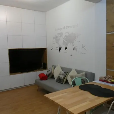 Apartmán Viana Urban , Cozy 2br Near Old Town