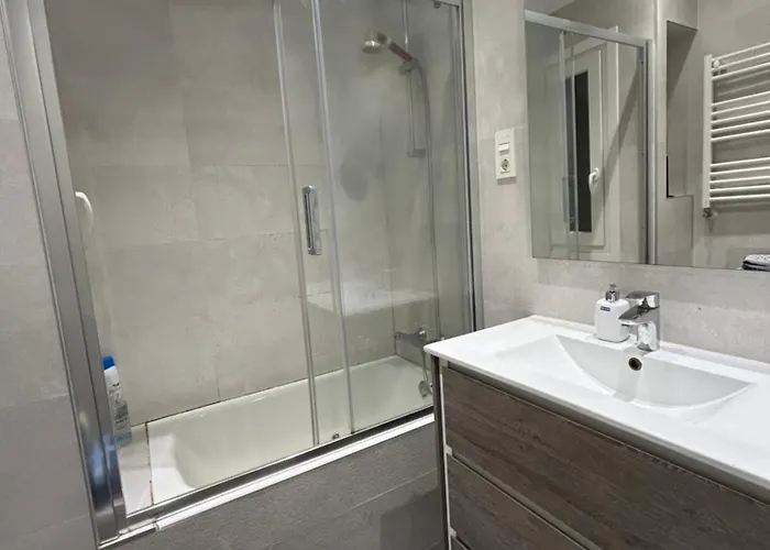 Viana Urban , Cozy 2br Near Old Town Appartement *