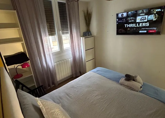 Viana Urban , Cozy 2br Near Old Town Apartament