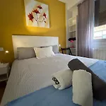 Viana Urban , Cozy 2br Near Old Town Apartment *