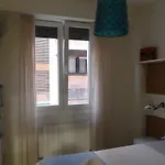 Viana Urban , Cozy 2br Near Old Town Апартаменты *