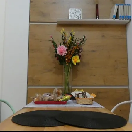 Viana Urban , Cozy 2br Near Old Town Apartamento