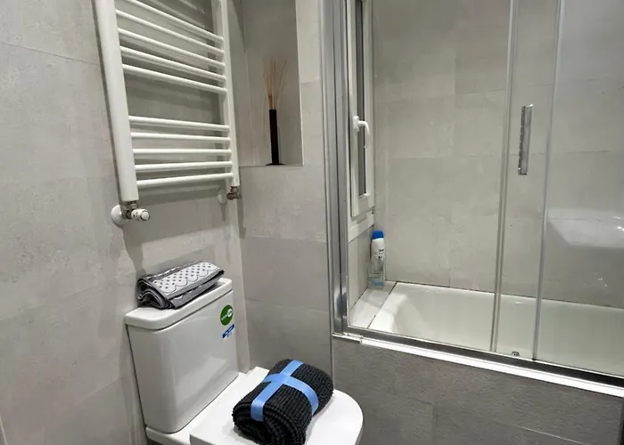 Apartmán Viana Urban , Cozy 2br Near Old Town *