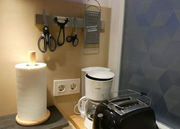 Viana Urban , Cozy 2br Near Old Town Apartmán