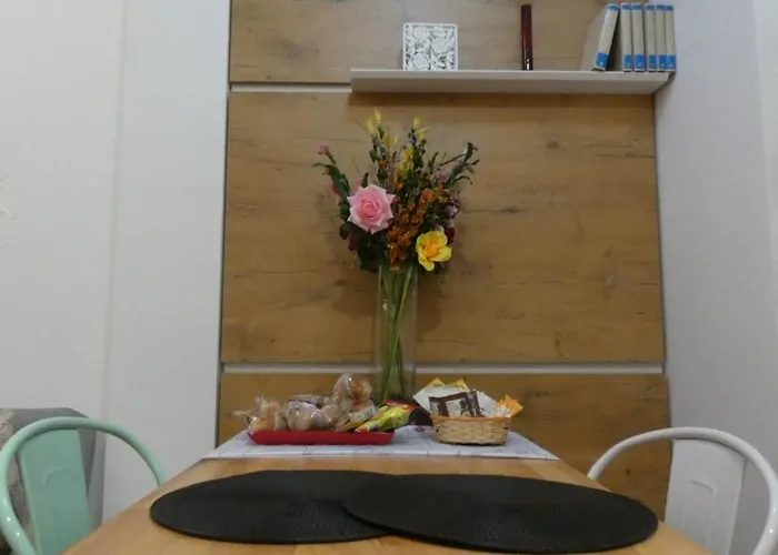 Viana Urban , Cozy 2br Near Old Town Apartmán