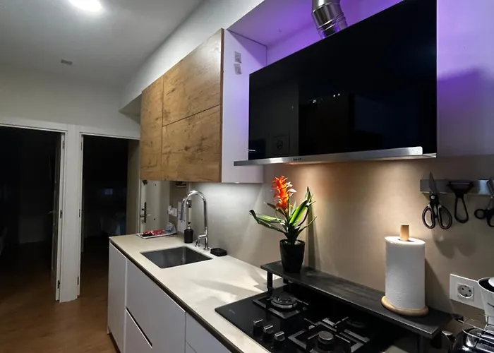 Viana Urban , Cozy 2br Near Old Town Lägenhet